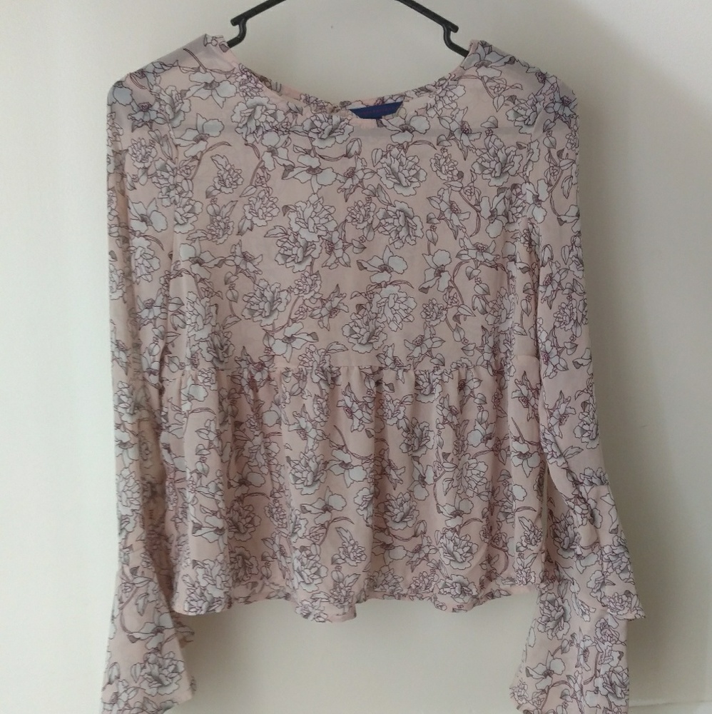 Aerie ruffle sleeve top (never worn)